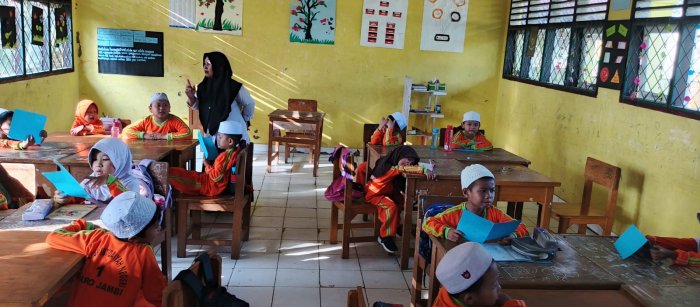Min 1 Muaro Jambi Kegiatan Siswa Siswi Mengaji Rutin Tahfiz Al-Quran Dan Iqro