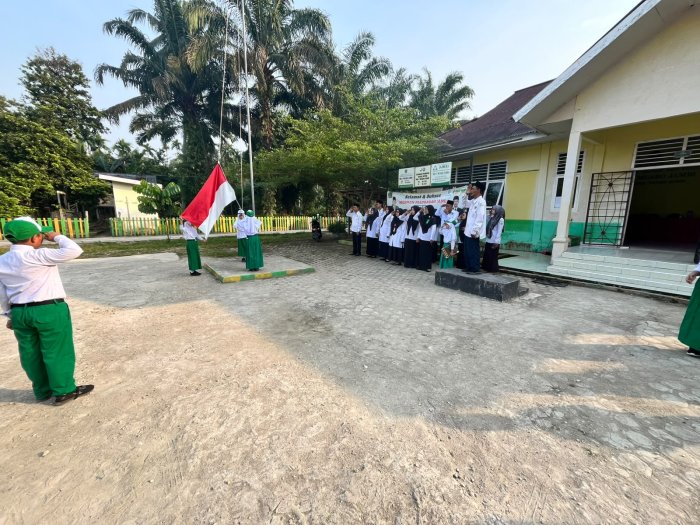 Tekankan Pentingnya Kedisiplinan, A. Wahab, S.Pd.I Pimpin Amanat Upacara Bendera di MIN 1 Muaro Jamb Tekankan Pentingnya Kedisiplinan, A. Wahab, S.Pd.I Pimpin Amanat Upacara Bendera di MIN 1 Muaro Jamb