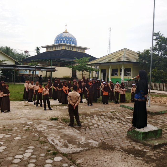 Rabu 17-09-2025 Senam Pagi Rutin Siswa Siswi MIN 1 Muaro Jambi Rabu 17-09-2025 Senam Pagi Rutin Siswa Siswi MIN 1 Muaro Jambi