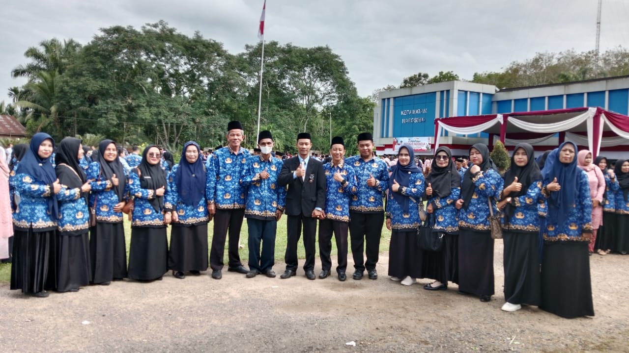 Kepala Madrasah dan Guru Ramaikan Upacara HUT RI Ke-80 di Maro Sebo