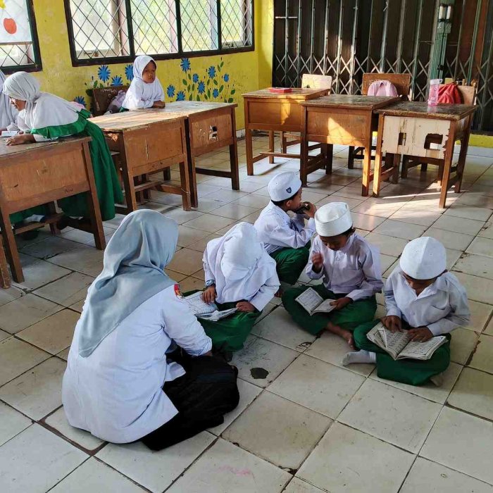 #Siswa/Siswi Antusias Ikuti Kegiatan pembiasaan Mengaji Iqro di Madrasah 