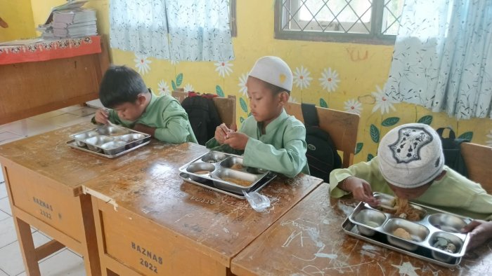 Program Makan Bergizi Gratis untuk Siswa  Siswi di MIN 1 Muaro Jambi