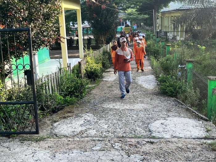 Keseruan Jalan Santai Keluarga Besar MIN 1 Muaro Jambi: Sehat Bersama, Bahagia Bersama!
