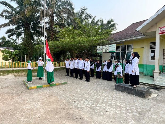 MIN 1 Muaro Jambi Pesan Khusus Pembina Elvina Saphira Yusuf S.Pd. Perilaku Disiplin dan Jaga Kebersihan Kelas MIN 1 Muaro Jambi Pesan Khusus Pembina Elvina Saphira Yusuf S.Pd. Perilaku Disiplin dan Jaga Kebersihan Kelas