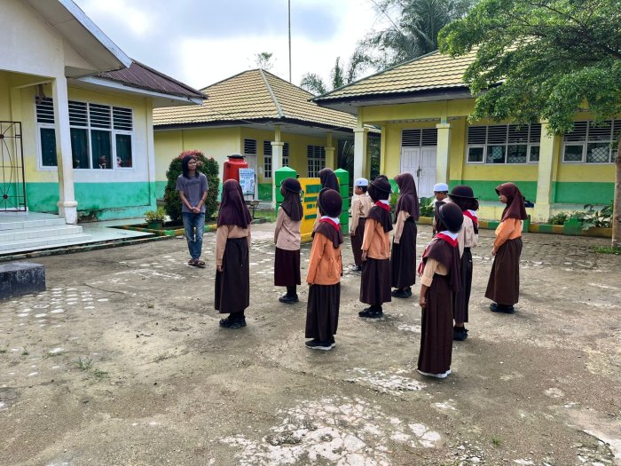 Dokumentasi Humas: Suasana Khidmat Selimuti Latihan Rutin Gerakan Pramuka MIN 1 Muaro Jambi