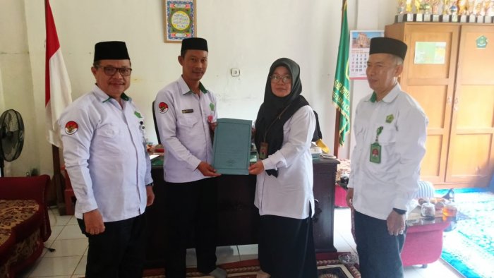 Dokumentasi Majlis Guru dan Staf Menjadi Bagian Tim Dari Penilaian Kinerja Kepala Madrasah (PKKM)