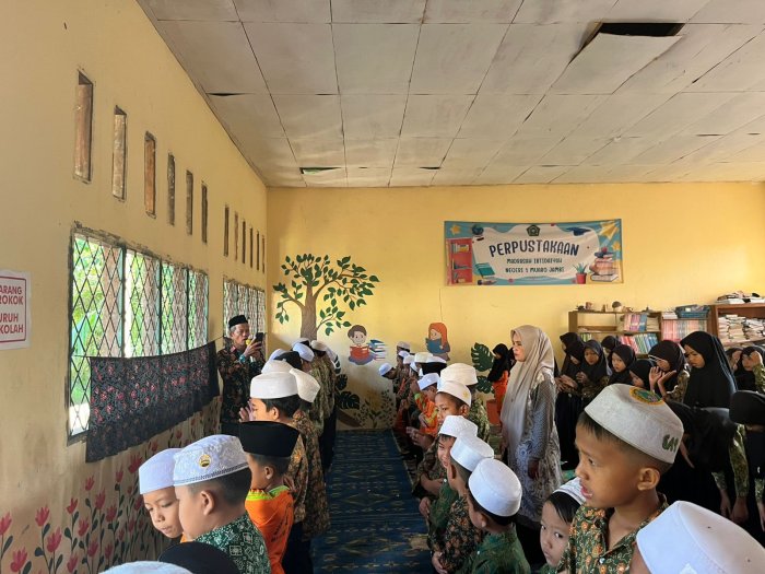 MIN 1 Muaro Jambi Intensifkan Pembiasaan Ibadah Melalui Praktik Shalat Fardhu Subuh MIN 1 Muaro Jambi Intensifkan Pembiasaan Ibadah Melalui Praktik Shalat Fardhu Subuh