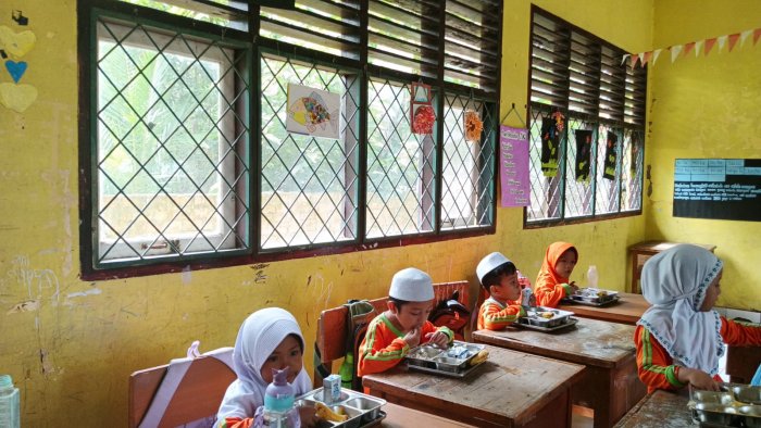MIN 1 Muaro Jambi Siswa Siswi Mendapatkan Program Dari Pemerintah Makan Bergizi Gratis (MBG)
