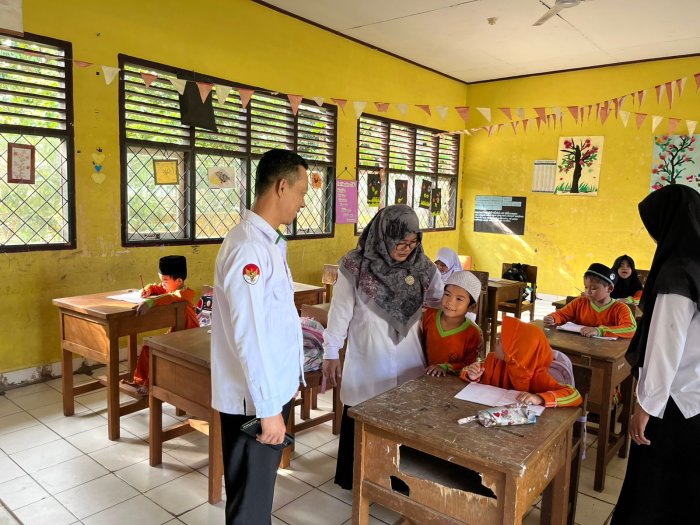 Tingkatkan Kompetensi Pendidik, Ibu Murtianis, S.Pd. Melaksanakan Pembinaan Rutin Kokurikuler pada Selasa, 3 Maret 2026