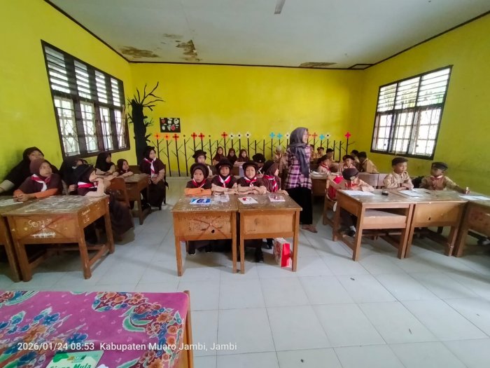 Bentuk Karakter Mandiri, Siswa Siswi MIN 1 Muaro Jambi Antusias Ikuti Latihan Pramuka Rutin