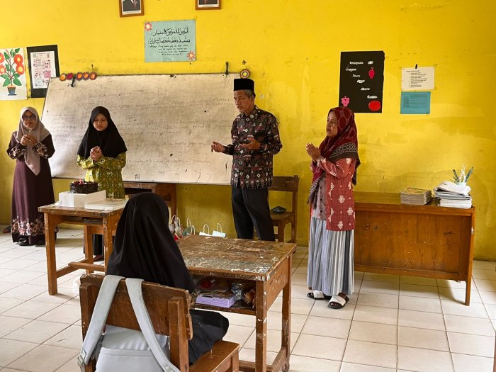 Barakallah Fii Umrik, Majelis Guru MIN 1 Muaro Jambi Doakan Keberkahan untuk Siswi Kelas V