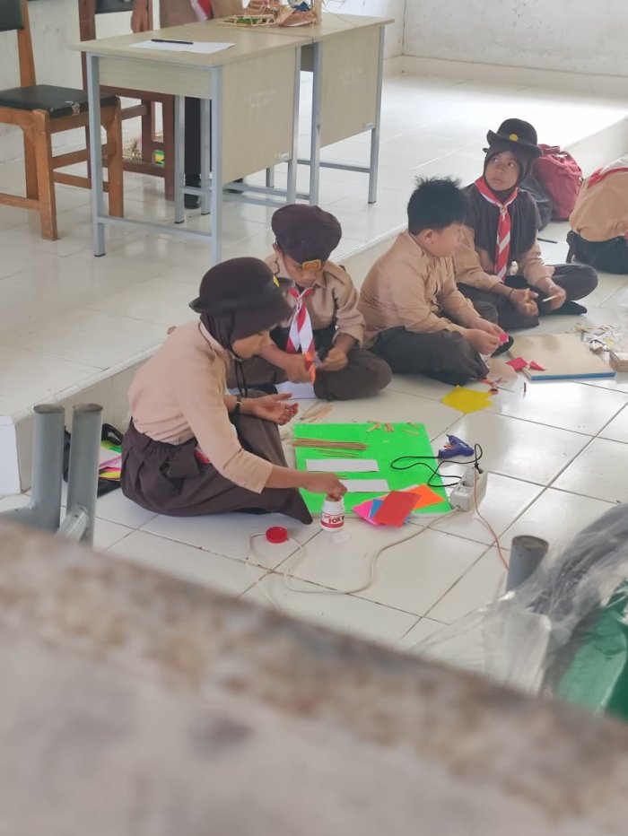 Tangkas dan Kreatif, Kontingen MIN 1 Muaro Jambi Ikuti Ajang Lomba Pramuka Tingkat Kecamatan Maro Sebo Tangkas dan Kreatif, Kontingen MIN 1 Muaro Jambi Ikuti Ajang Lomba Pramuka Tingkat Kecamatan Maro Sebo