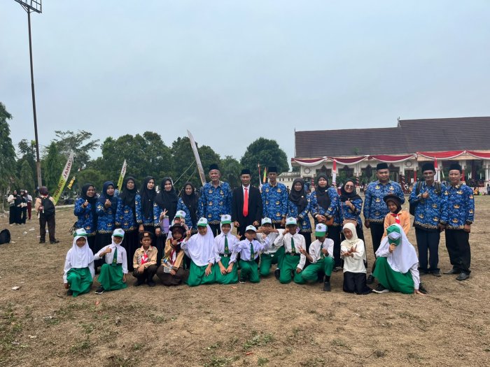 Penuh Semarak dan Khidmat, MIN 1 Muaro Jambi Hadiri Upacara HUT RI ke-81 di Kecamatan Maro Sebo Penuh Semarak dan Khidmat, MIN 1 Muaro Jambi Hadiri Upacara HUT RI ke-81 di Kecamatan Maro Sebo