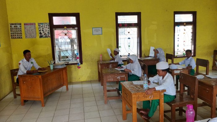 Siswa Siswi Min 1 Muaro Jambi Laksanakan Ujian Semester Ganjil
