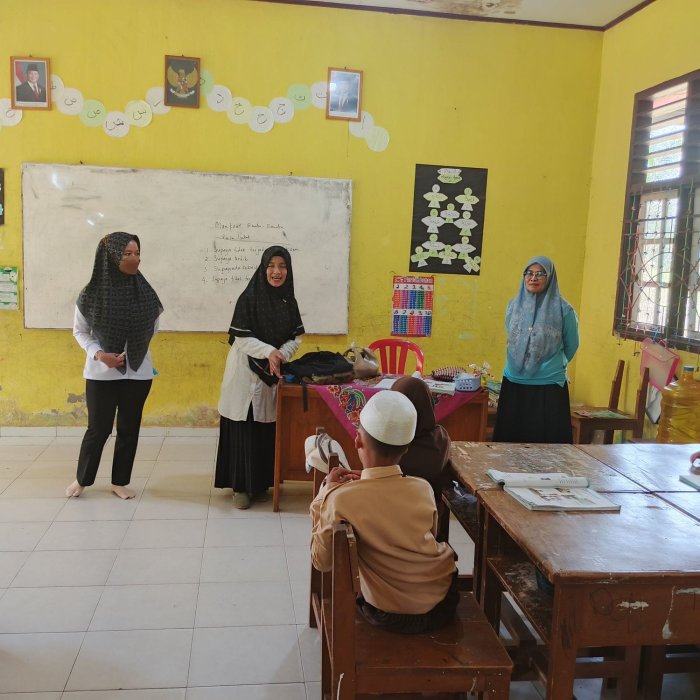 #MIN 1 Muaro Jambi Mendapatkan Kunjungan Dari Tim Puskesmas Kelurahan Jambi Kecil Kecamatan Maro Sebo #MIN 1 Muaro Jambi Mendapatkan Kunjungan Dari Tim Puskesmas Kelurahan Jambi Kecil Kecamatan Maro Sebo