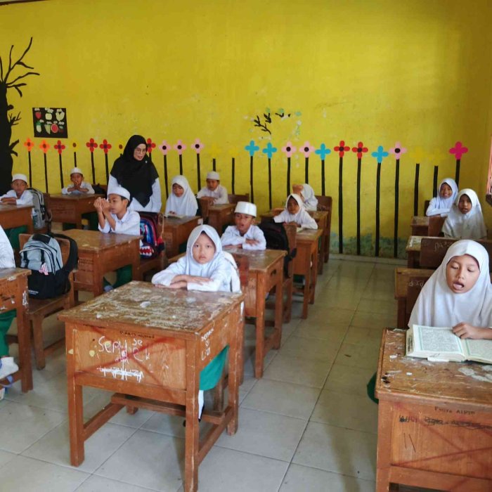 Kegiatan Pembiasaan Mengaji Iqro di Madrasah pada 9 September 2025