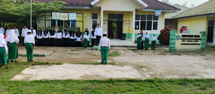 Hari Senin Pagi 27 - 10 -2025 MIN 1 Muaro Jambi Melaksanakan Upacara Bendera Rutin
