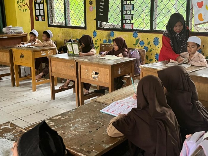 Di Hari Rabu 17 - 12 - 2025 Didampingi Majlis Guru Membaca Dan Menyetor Hapalan IQRO Di Hari Rabu 17 - 12 - 2025 Didampingi Majlis Guru Membaca Dan Menyetor Hapalan IQRO