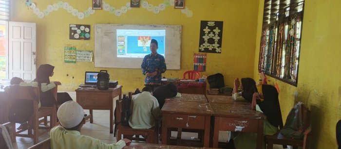 Min 1 Muaro Jambi Melaksanakan Kegiatan Supervisi Ke Majlis Guru Tim Penilai Ibu Dra,Murni