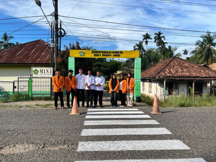 Langkah Kecil Berdampak Besar: Mahasiswa UNJA Hadiahkan Zebra Cross untuk Siswa Madrasah