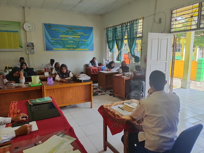 Matangkan Persiapan Perkemahan, Kepala MIN 1 Muaro Jambi Lukman Edi Pimpin Rapat Koordinasi Persami Matangkan Persiapan Perkemahan, Kepala MIN 1 Muaro Jambi Lukman Edi Pimpin Rapat Koordinasi Persami