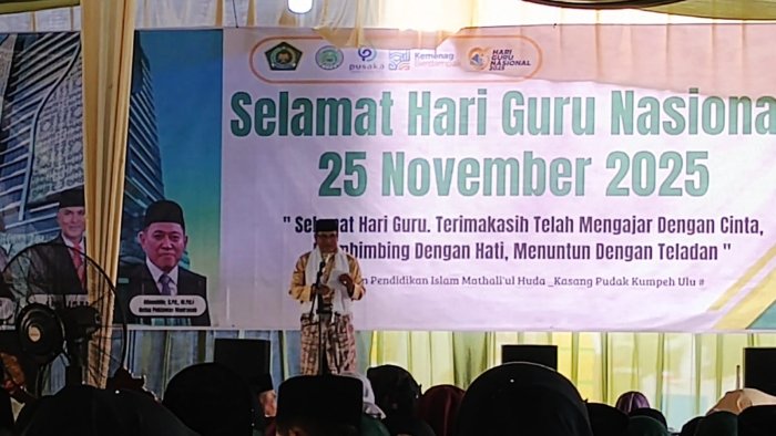 MIN 1 Muaro Jambi Melaksanakan Upacara Peringatan Hari Guru Nasional