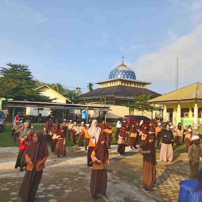 #Senam Pagi Rutin Digelar di Madrasah pada Rabu 10-09-2025 #Senam Pagi Rutin Digelar di Madrasah pada Rabu 10-09-2025