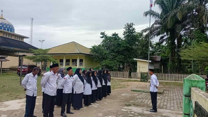 Min 1 Muaro Jambi Apel Sore Madrasah Tekankan Kedisiplinan