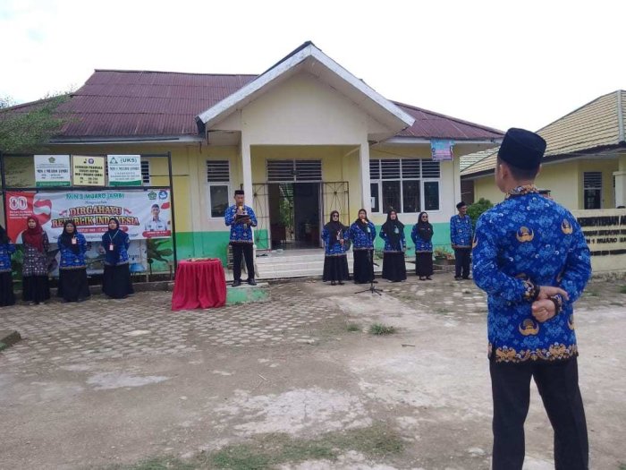 #MIN 1 Muaro Jambi Melaksanakan Upacara Hari Kesaktian PancasilaPembina Upacara Bapak Kepala Madrasah Lukman Edi S. Pd. I