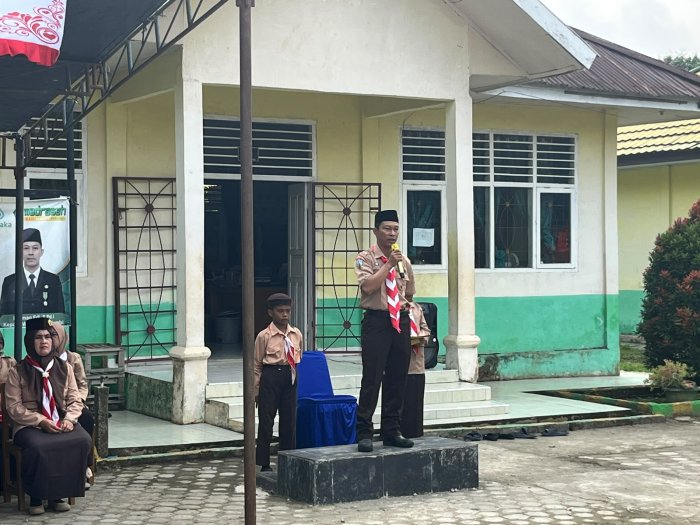 Gelar Persami Latih Mandiri Siswa MIN 1 Muaro Jambi, Kades M. Ali SH, Beri Apresiasi Gelar Persami Latih Mandiri Siswa MIN 1 Muaro Jambi, Kades M. Ali SH, Beri Apresiasi